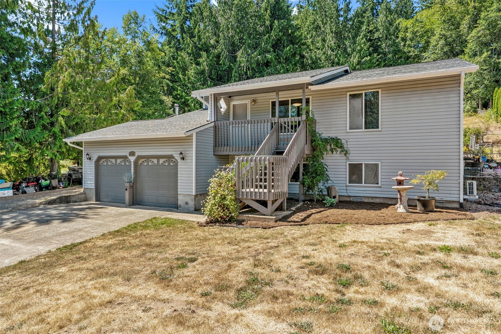 203 Home Town Drive Property Photo 1