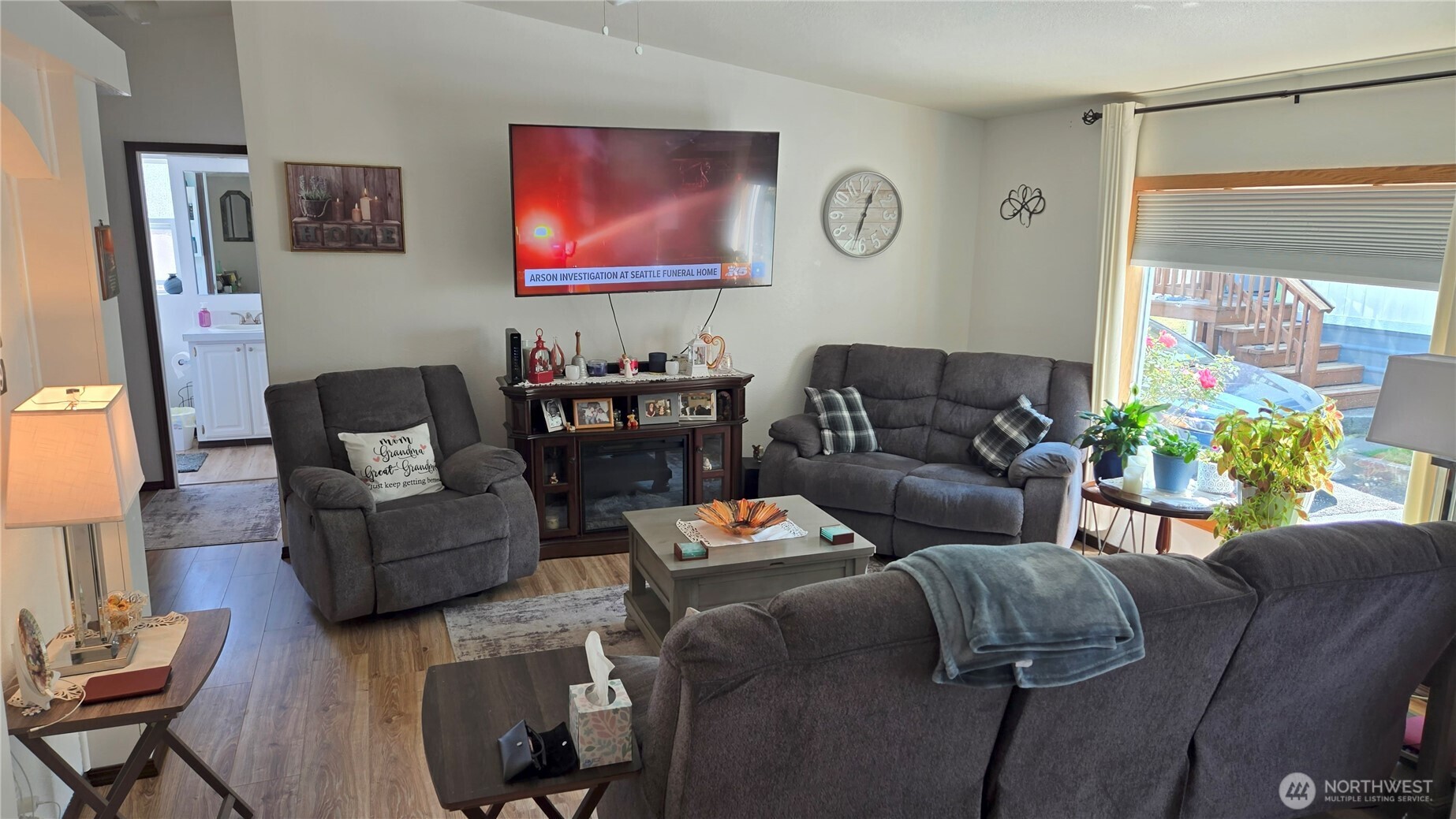 1019 Stanford Drive 26 Property Photo 9