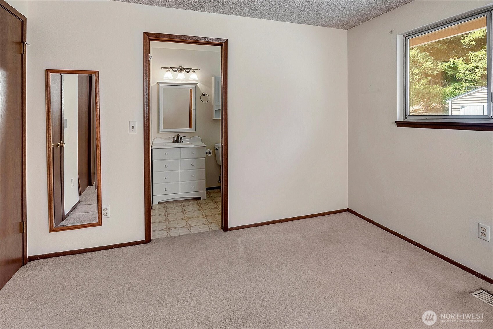 130 Ne 156th Street Property Photo 14