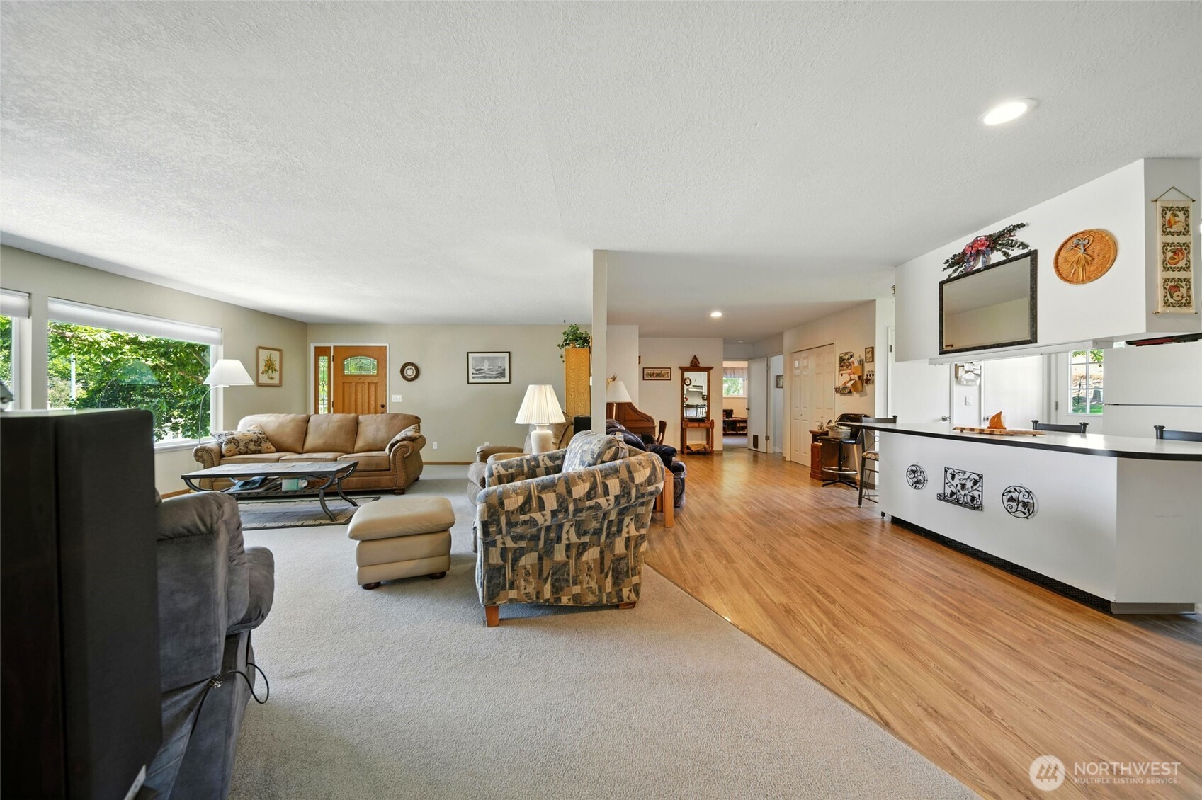 826 Jacquelyn Street Property Photo 7