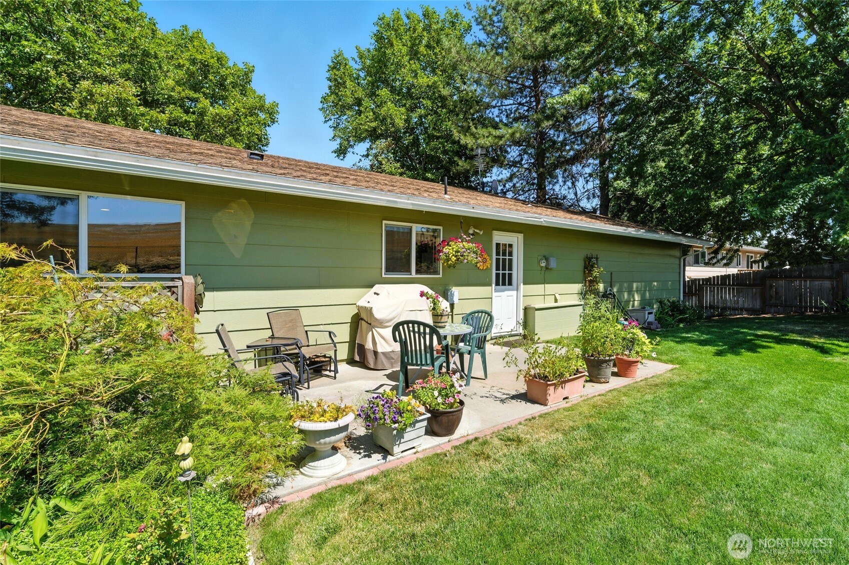 826 Jacquelyn Street Property Photo 31