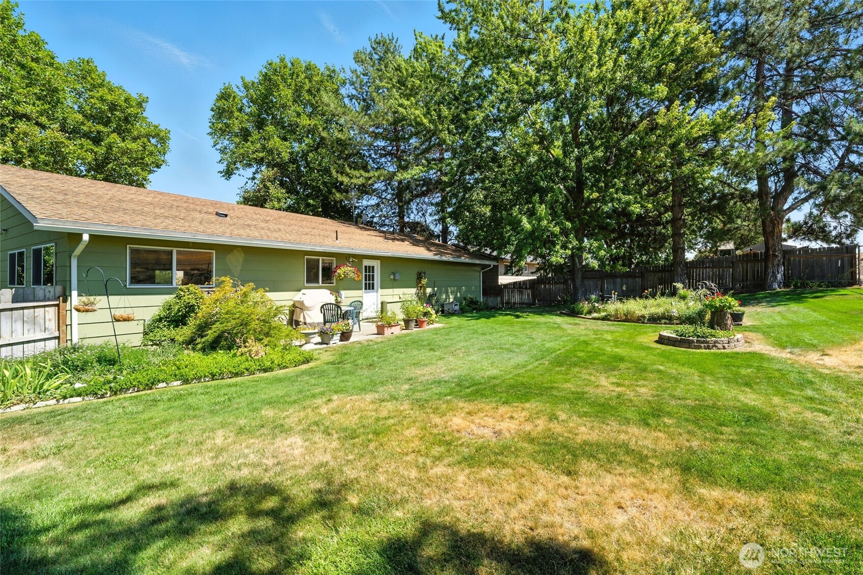 826 Jacquelyn Street Property Photo 33