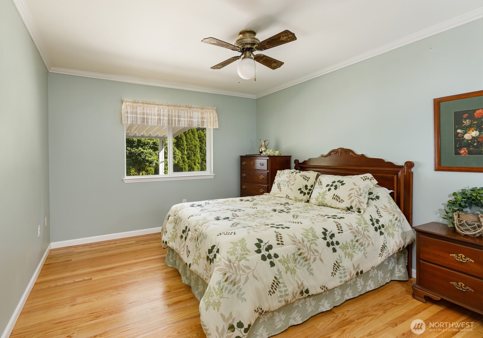 8911 223 Street Ct 14b Property Photo 9