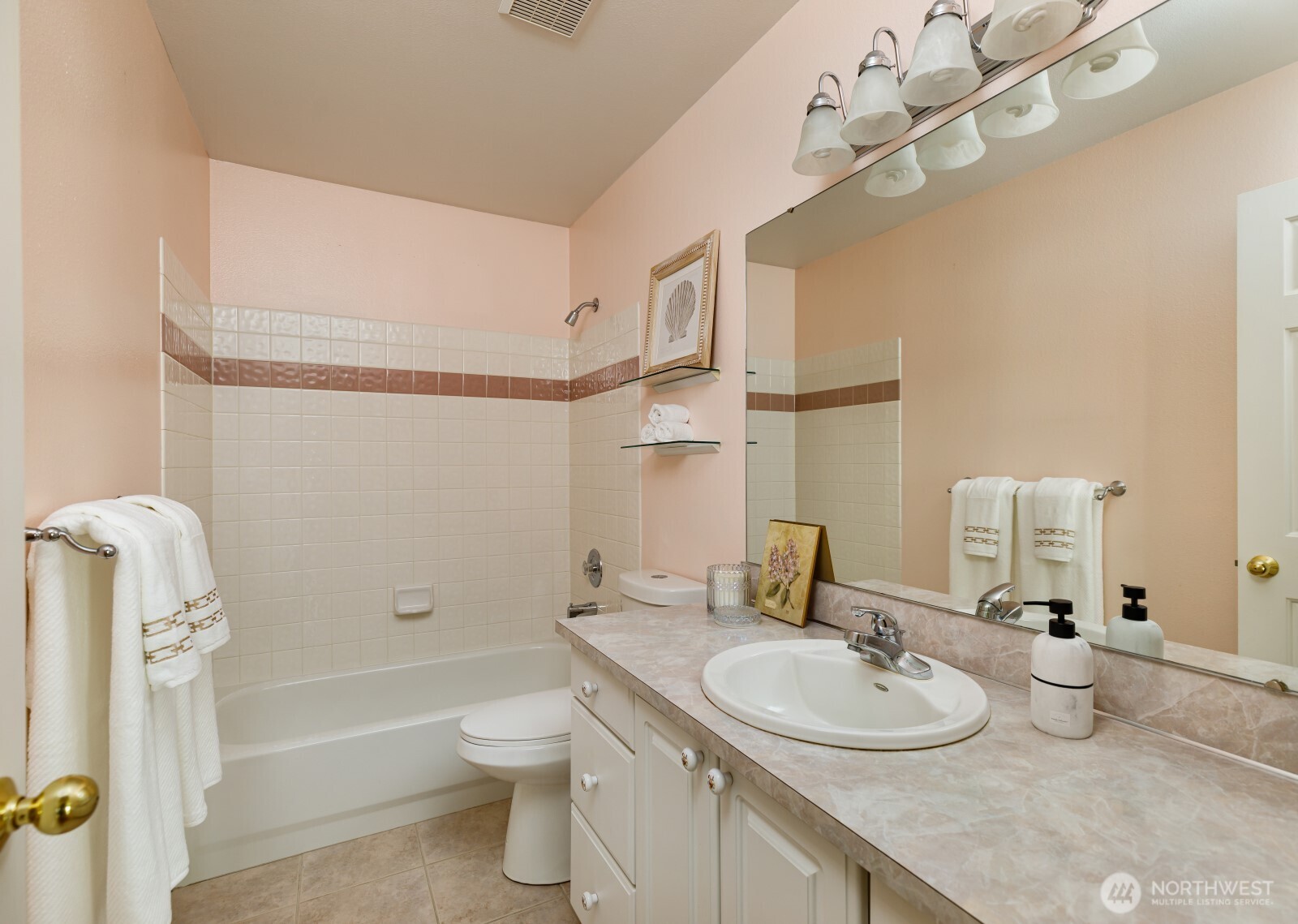 8911 223 Street Ct 14b Property Photo 10