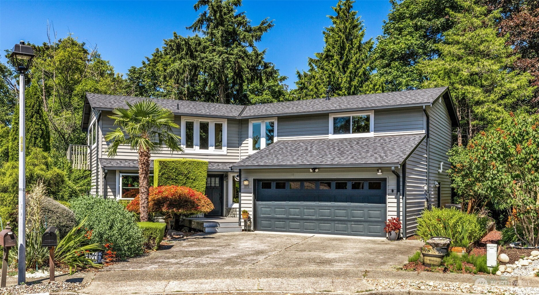 1910 Jones Court Property Photo 1