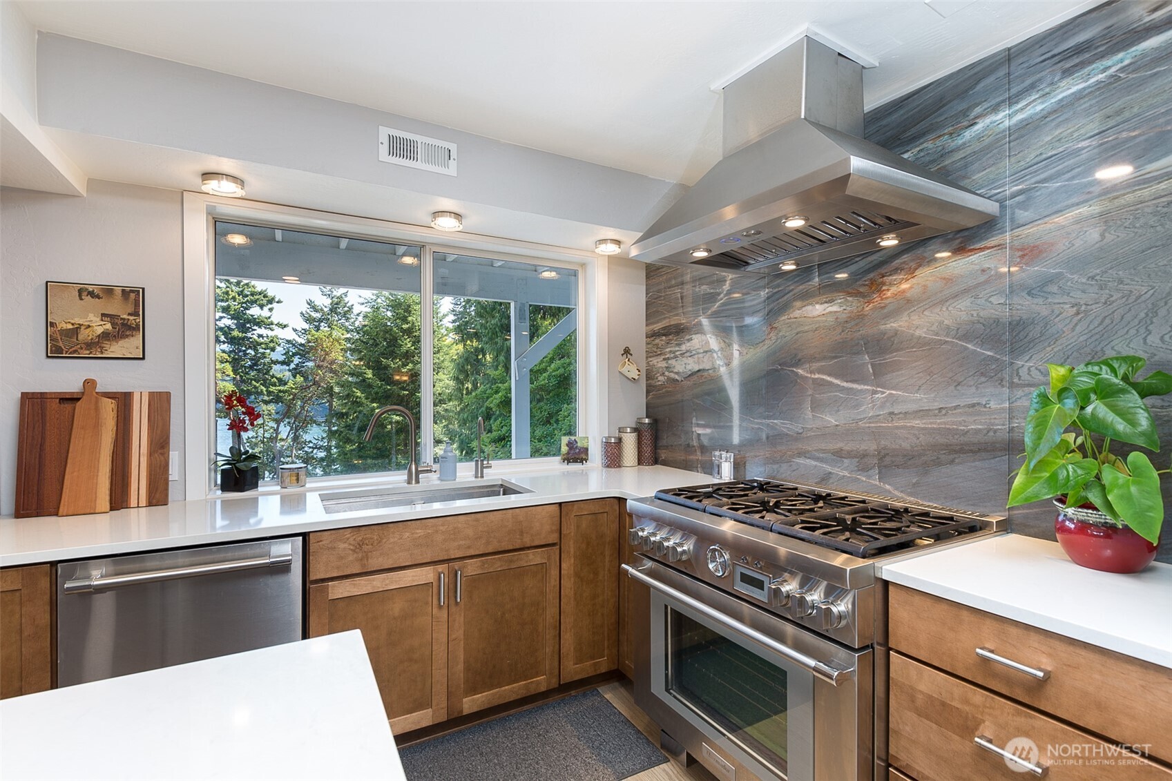 106 Seagull Drive Property Photo 9