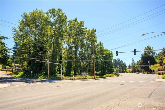 23601 Edmonds Way Property Photo 4