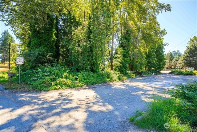 23601 Edmonds Way Property Photo 6