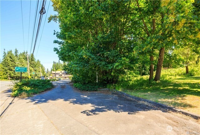 23601 Edmonds Way Property Photo 7