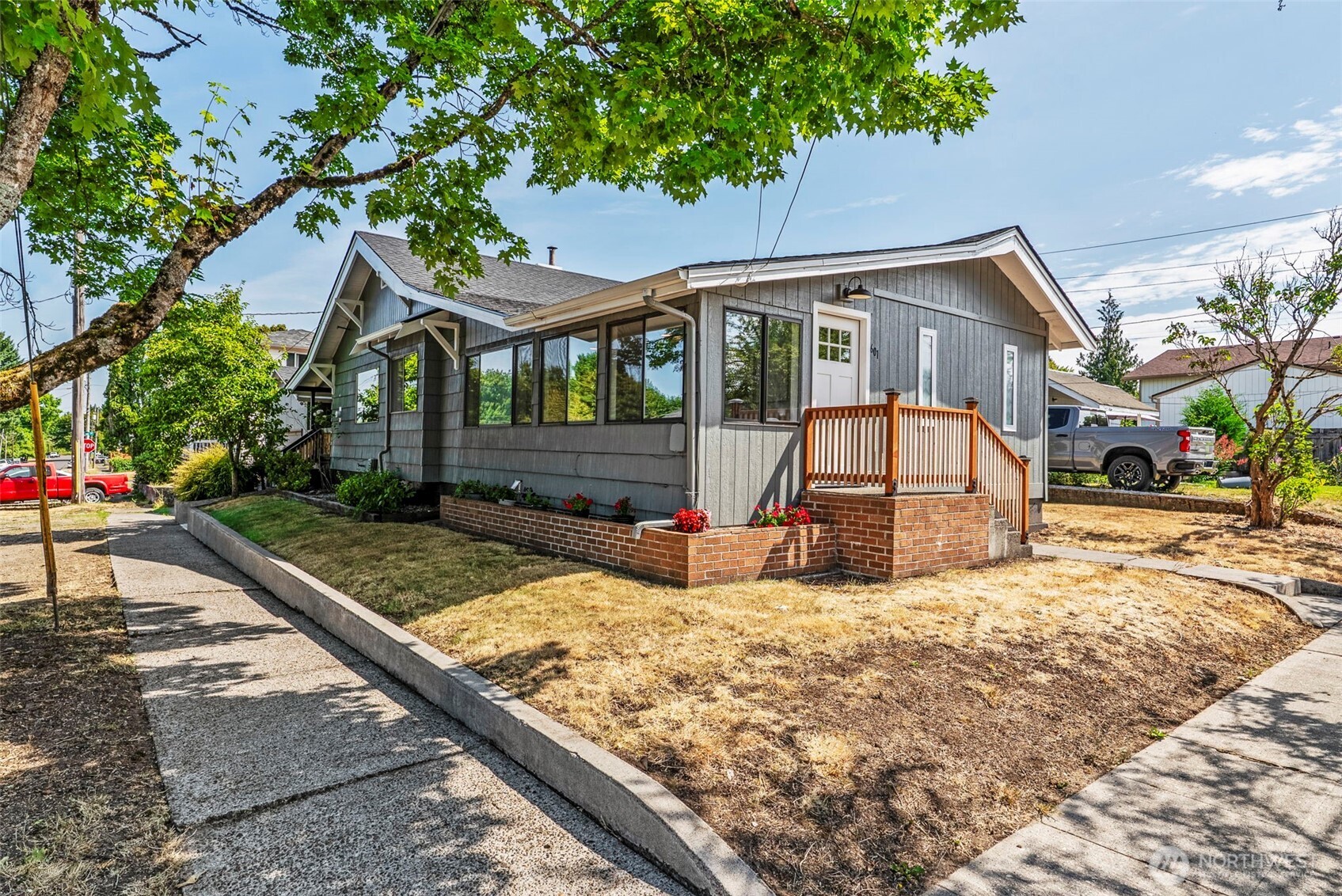 601 Columbia Street Property Photo 1