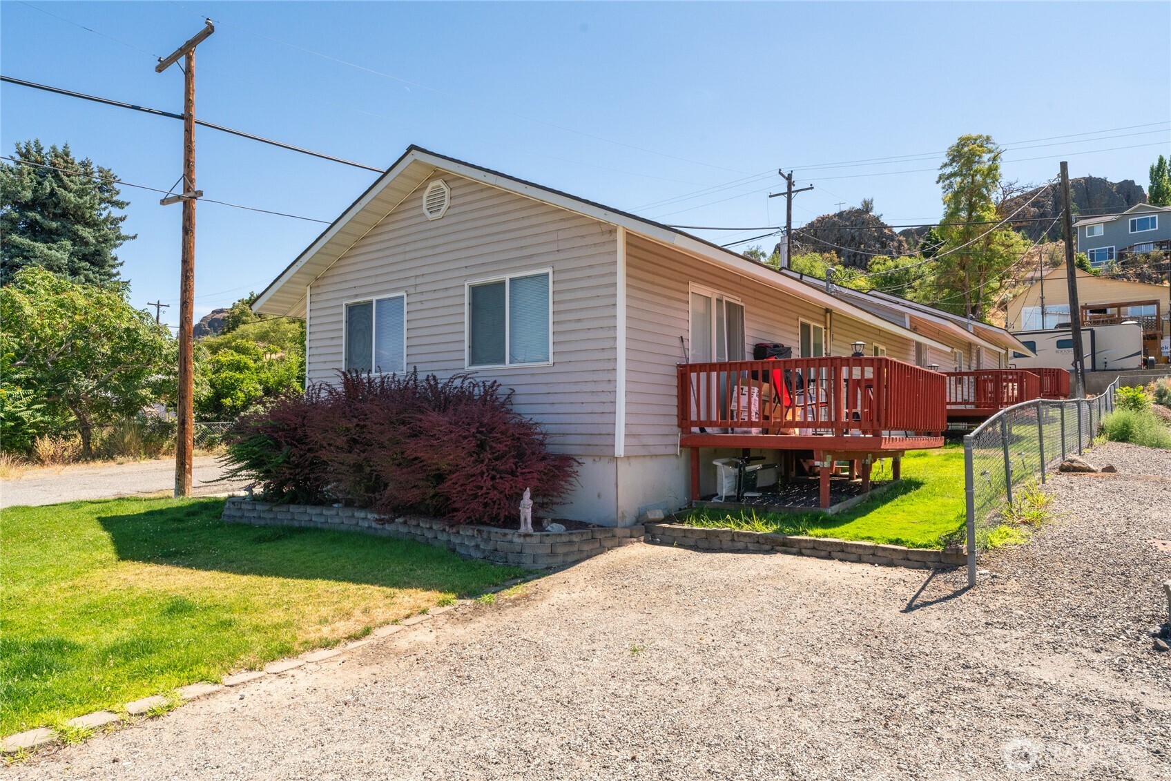 812 Banker Street Property Photo 1