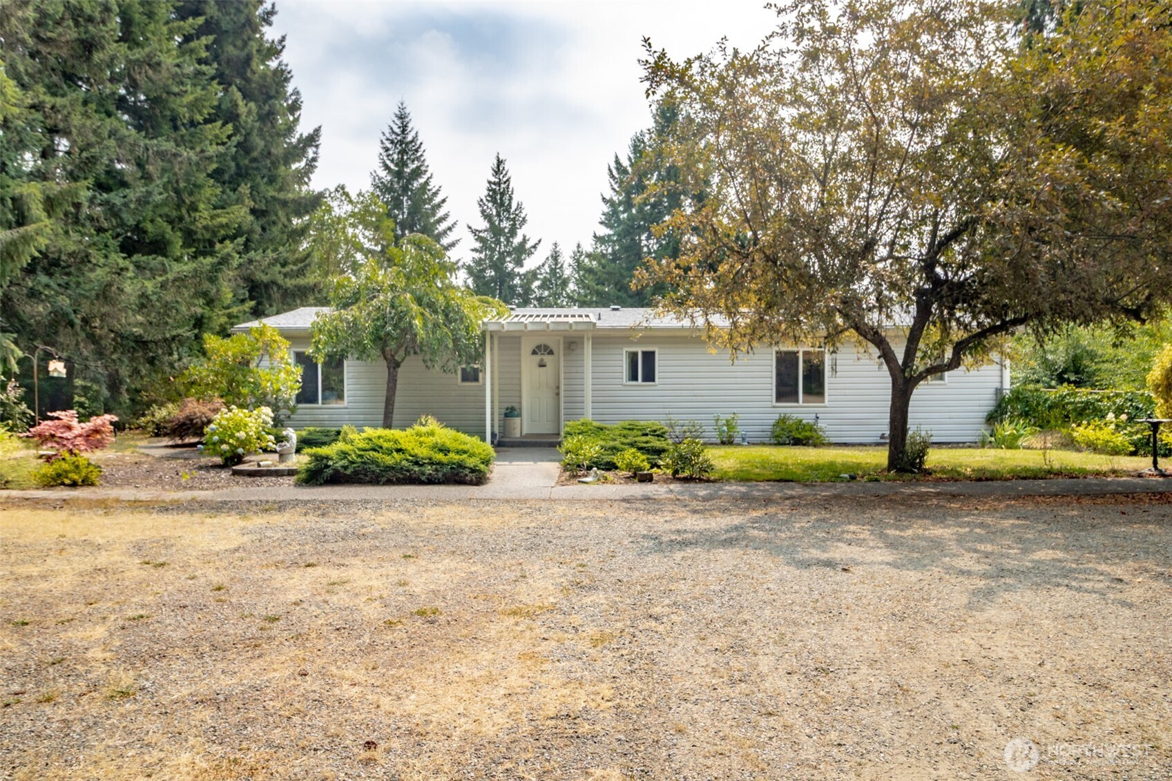 500 Ne Larson Lake Road Property Photo 1