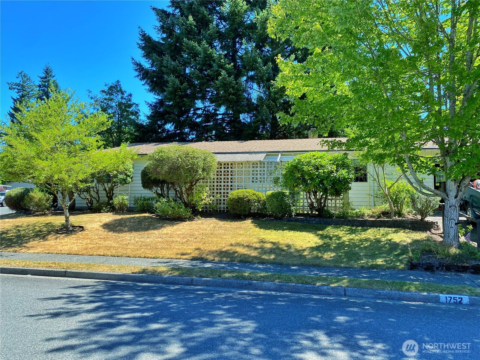 1752 162nd Avenue Property Photo 1