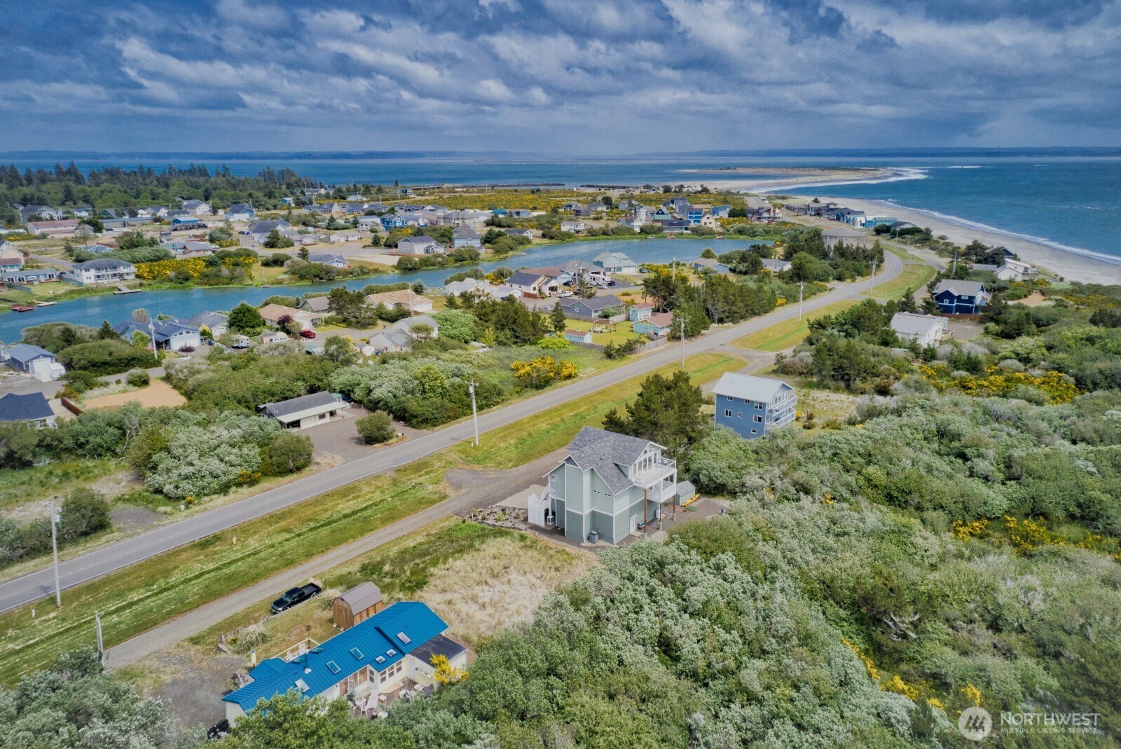 173 Marine View Drive Property Photo 3