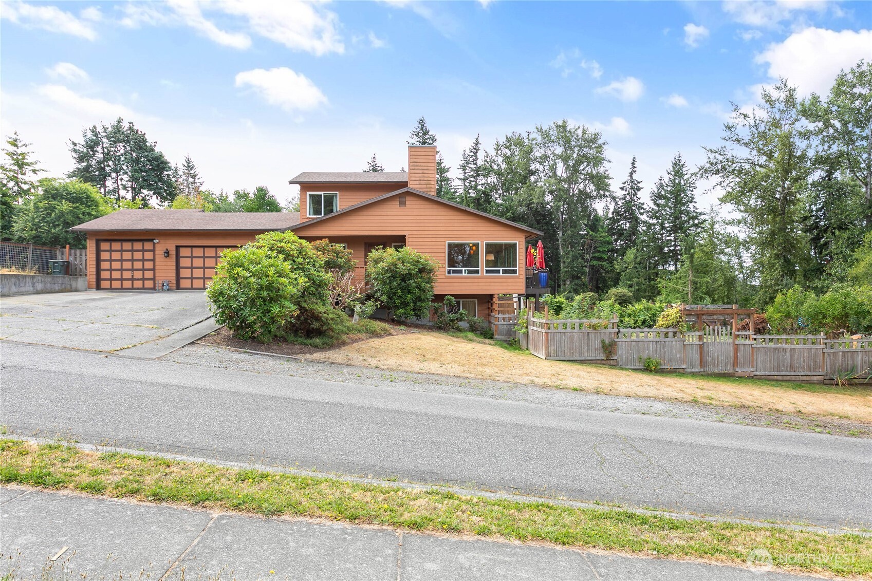 3104 E Maryland Street Property Photo 1