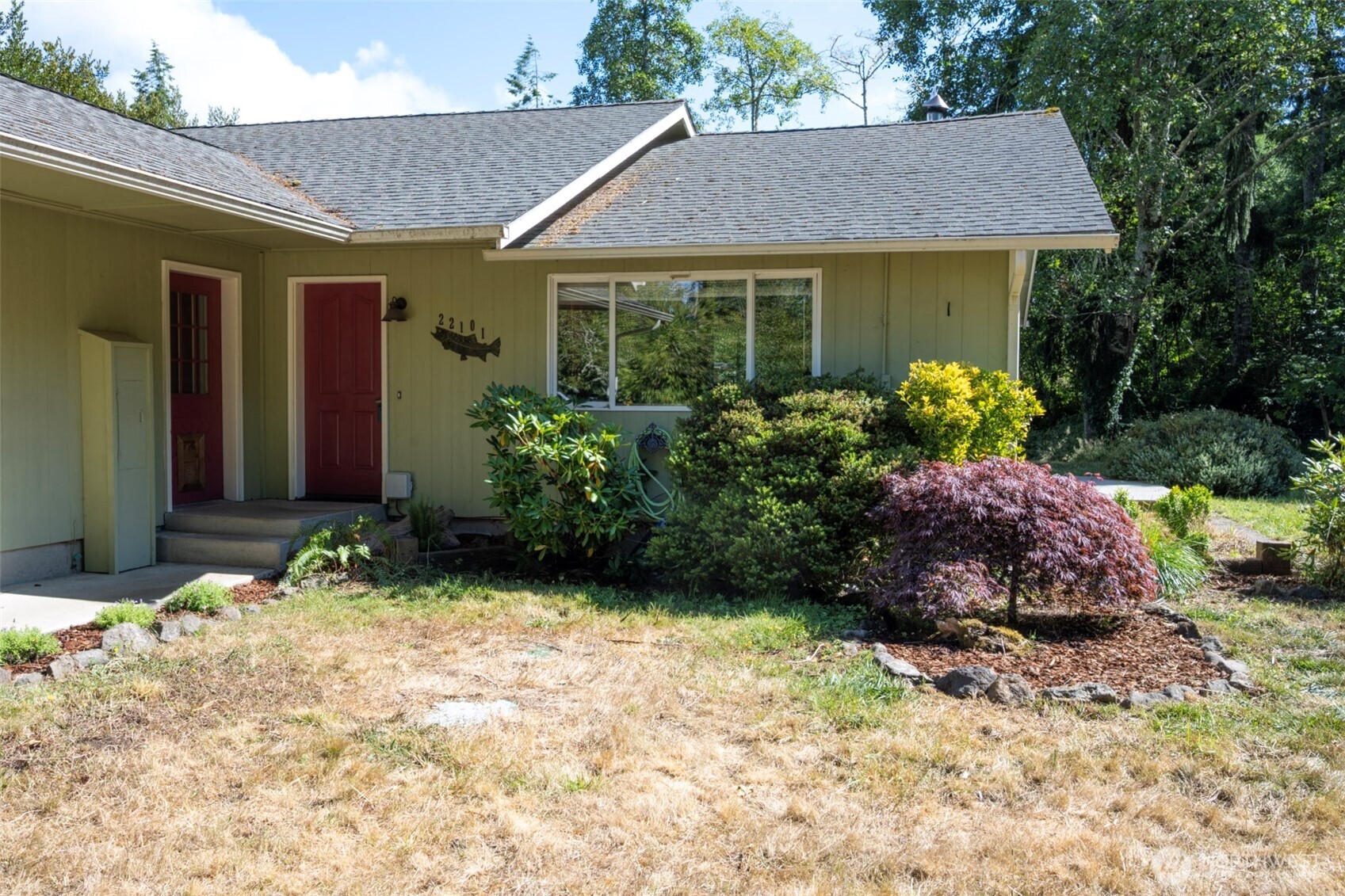 22101 Birch Place Property Photo 3