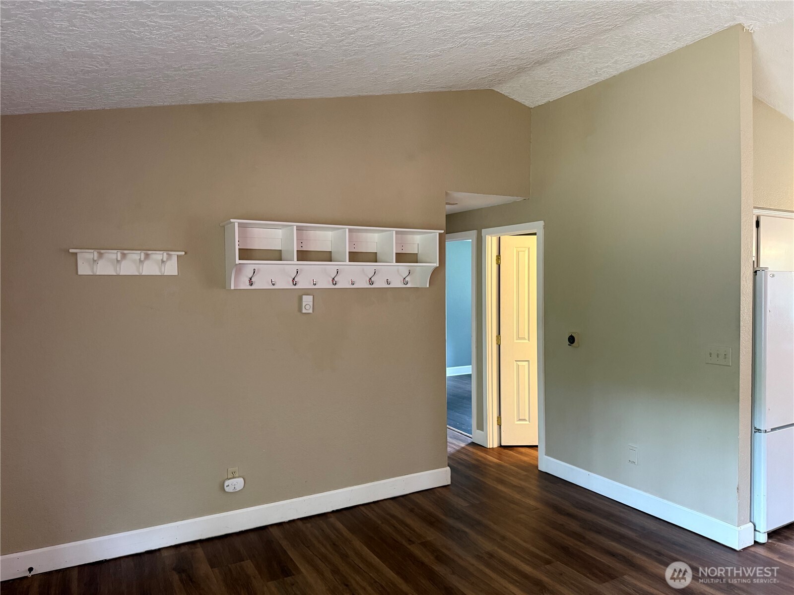 22101 Birch Place Property Photo 9