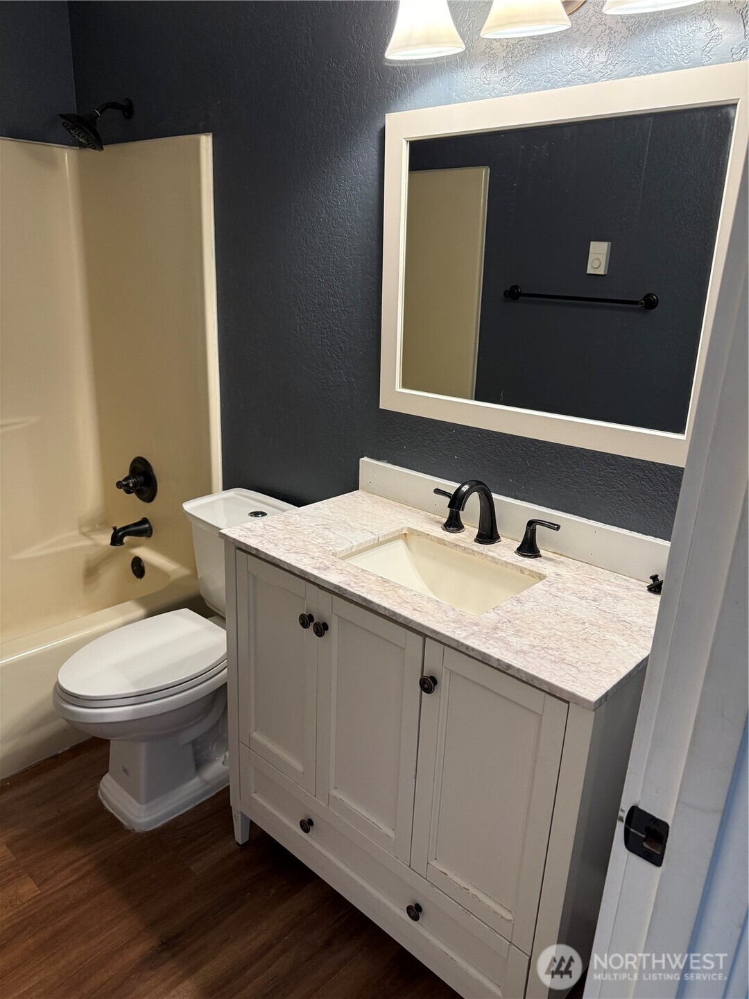 22101 Birch Place Property Photo 10