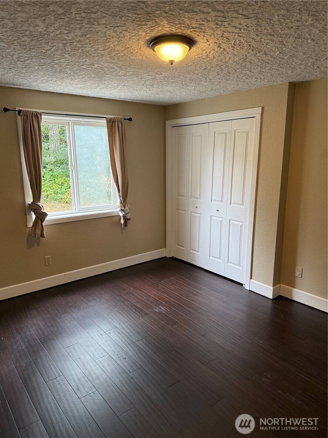 22101 Birch Place Property Photo 12