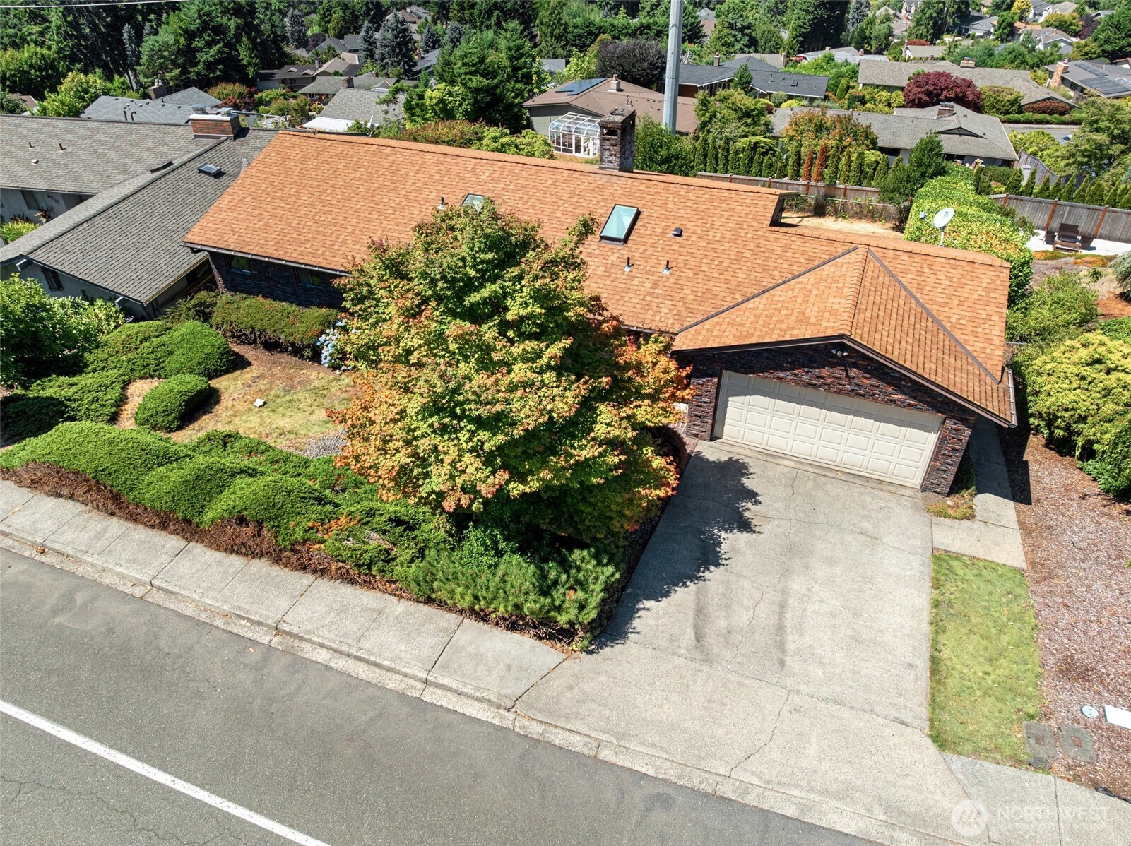 4709 Somerset Drive Property Photo 1