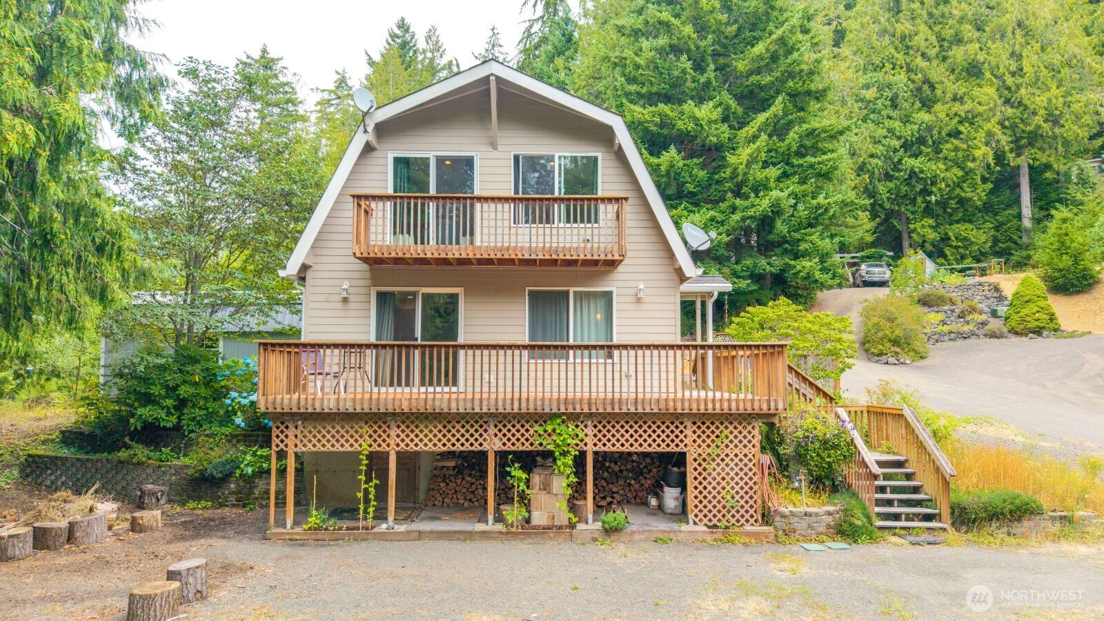 172 Cirque Drive Property Photo 1
