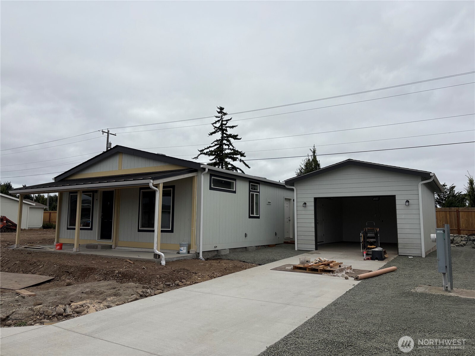 931 N Iris Avenue 166 Property Photo 1
