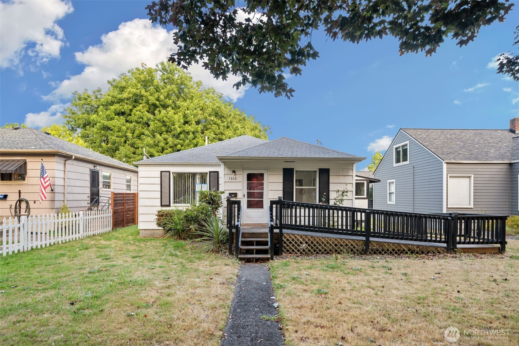 1310 8 Avenue Property Photo 1