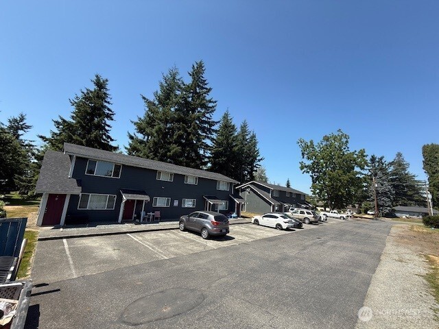 313 E Woodworth Street 4 Property Photo 1