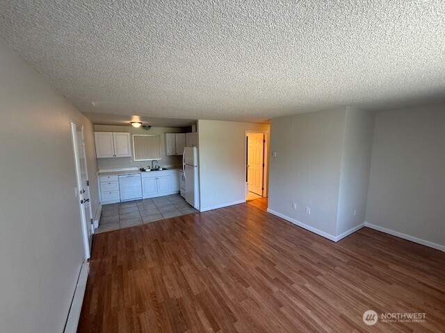 313 E Woodworth Street 4 Property Photo 3
