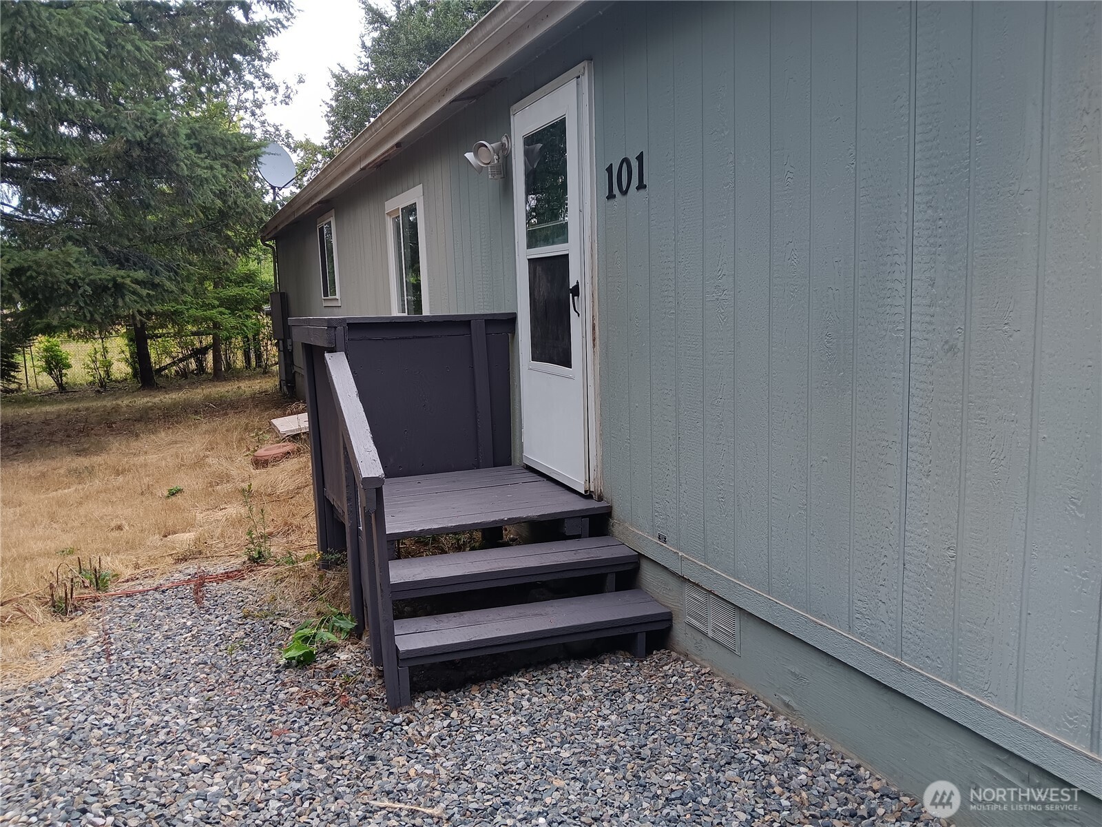 101 Meadow Road Property Photo 1