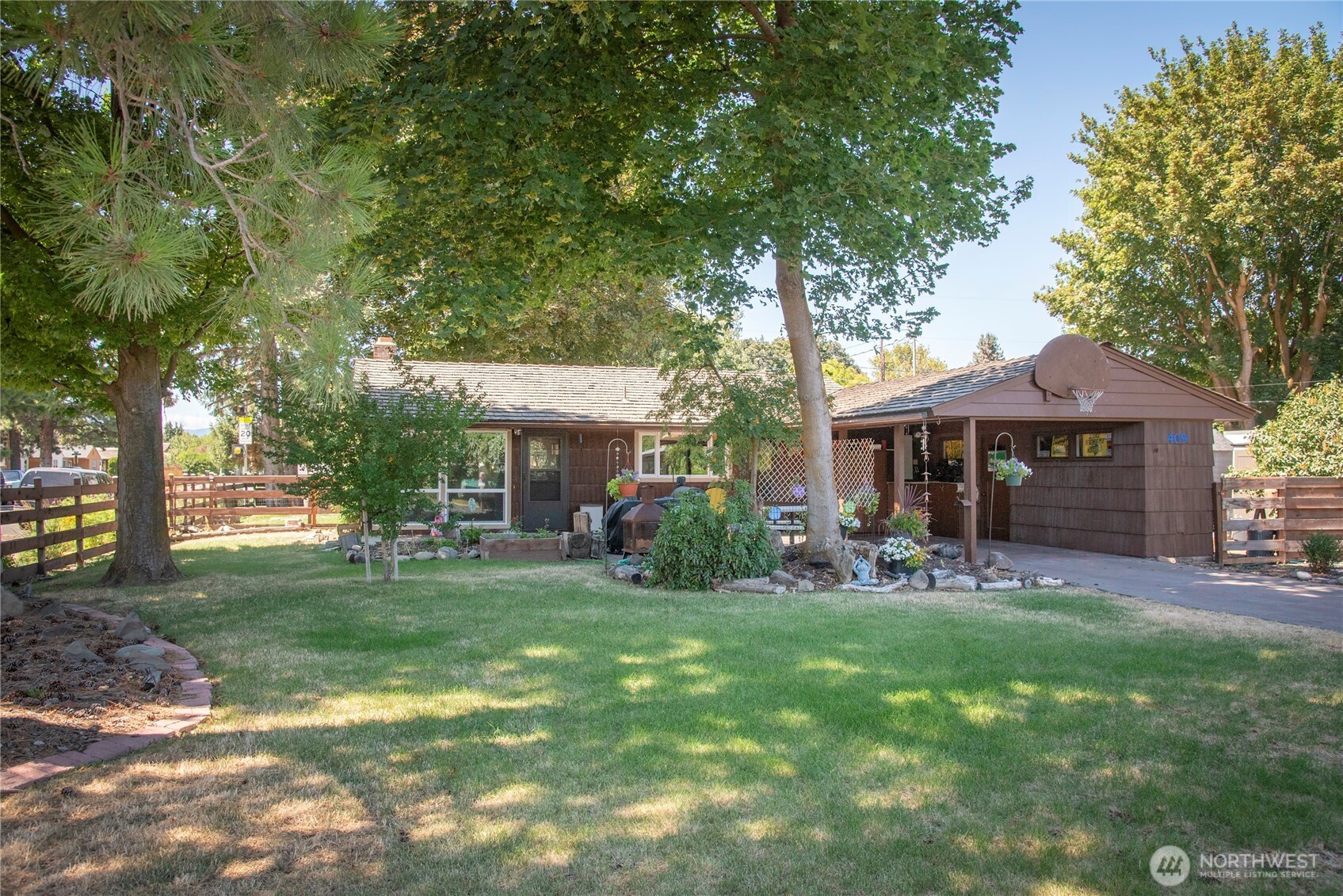 409 S Sampson Street Property Photo 1