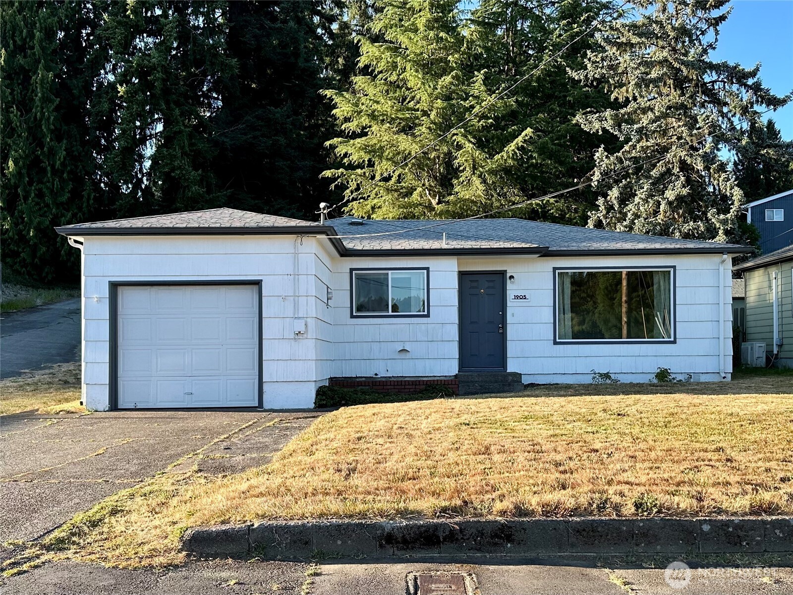 1905 Allen Street Property Photo 1