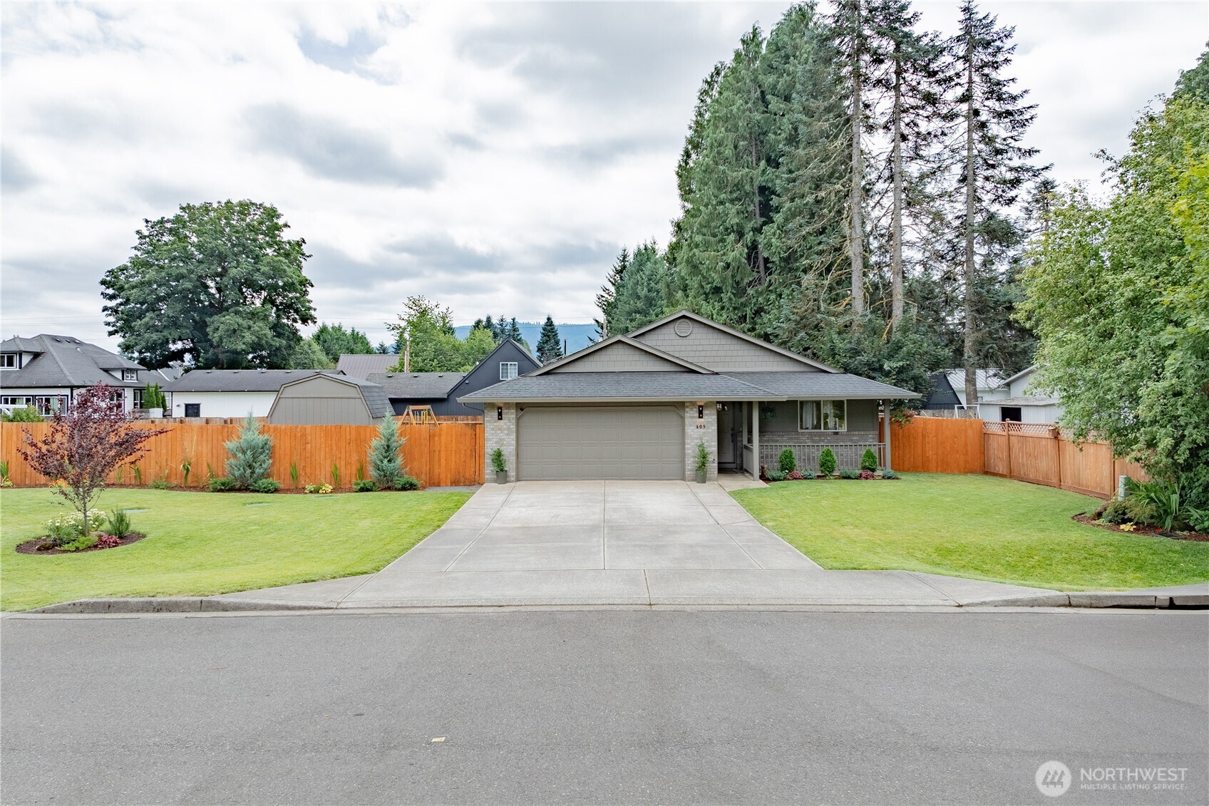 405 E Twin Falls Street Property Photo 1