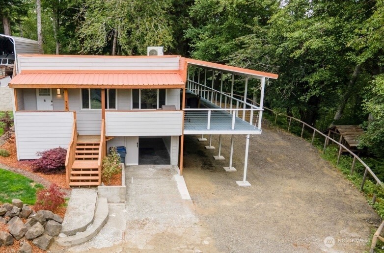 726 10th Avenue Property Photo 1