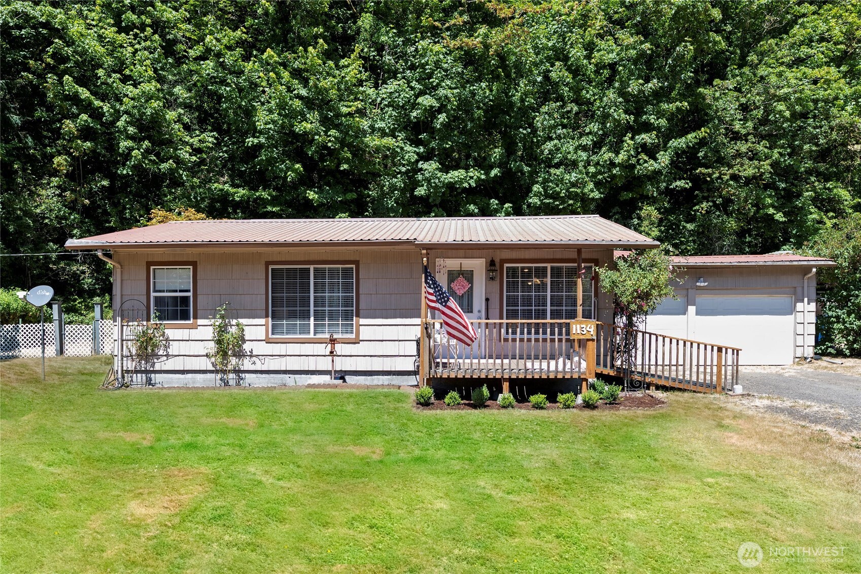 1134 Kalama River Road Property Photo 1