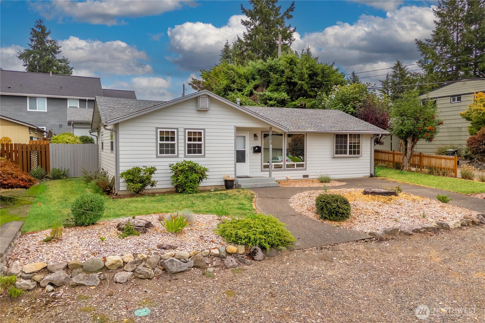 4213 N Highland Avenue Property Photo 1