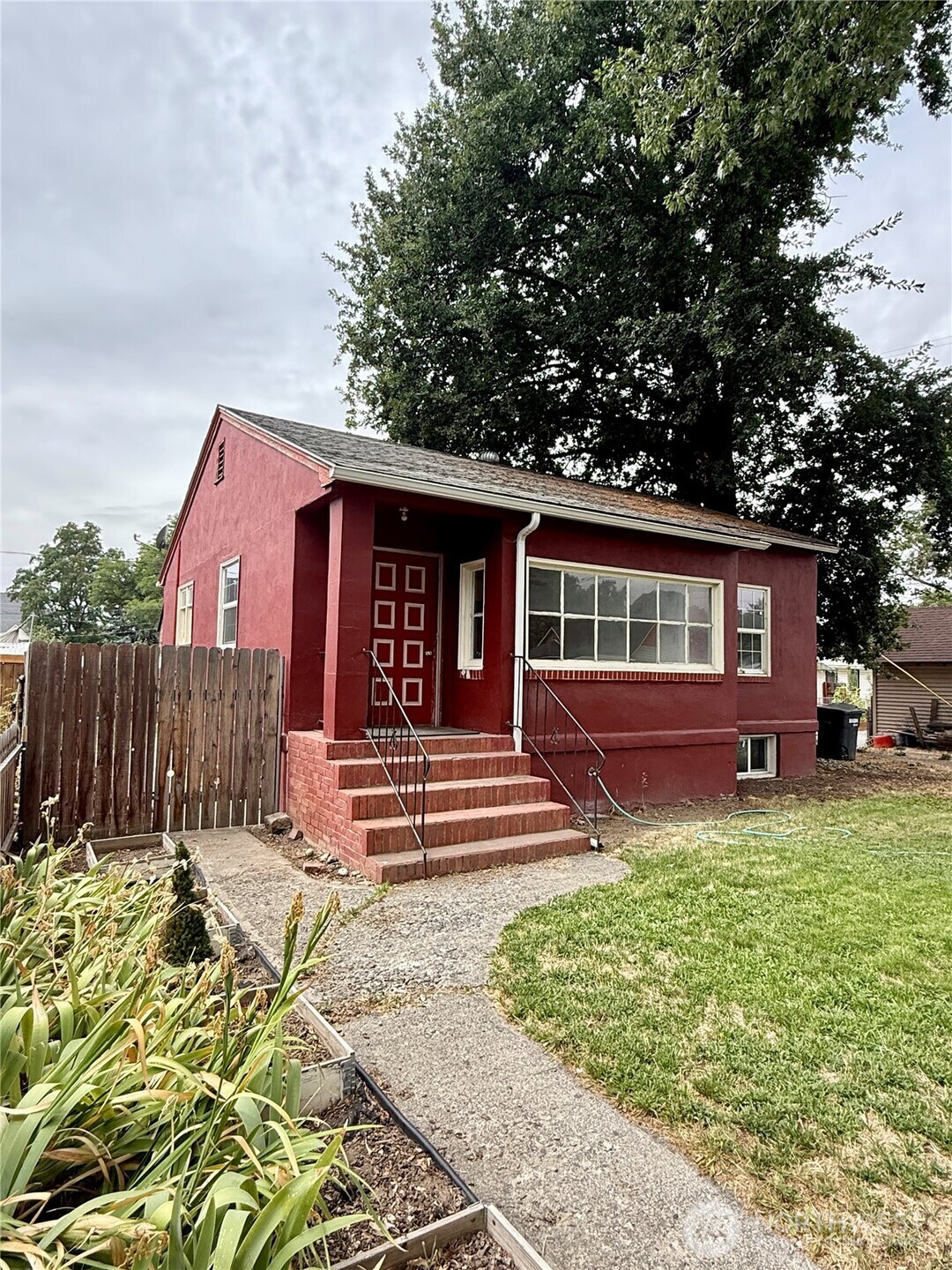 412 S 4th Street