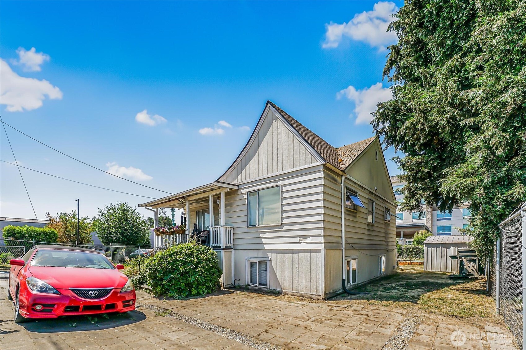 509 C Street Property Photo 4