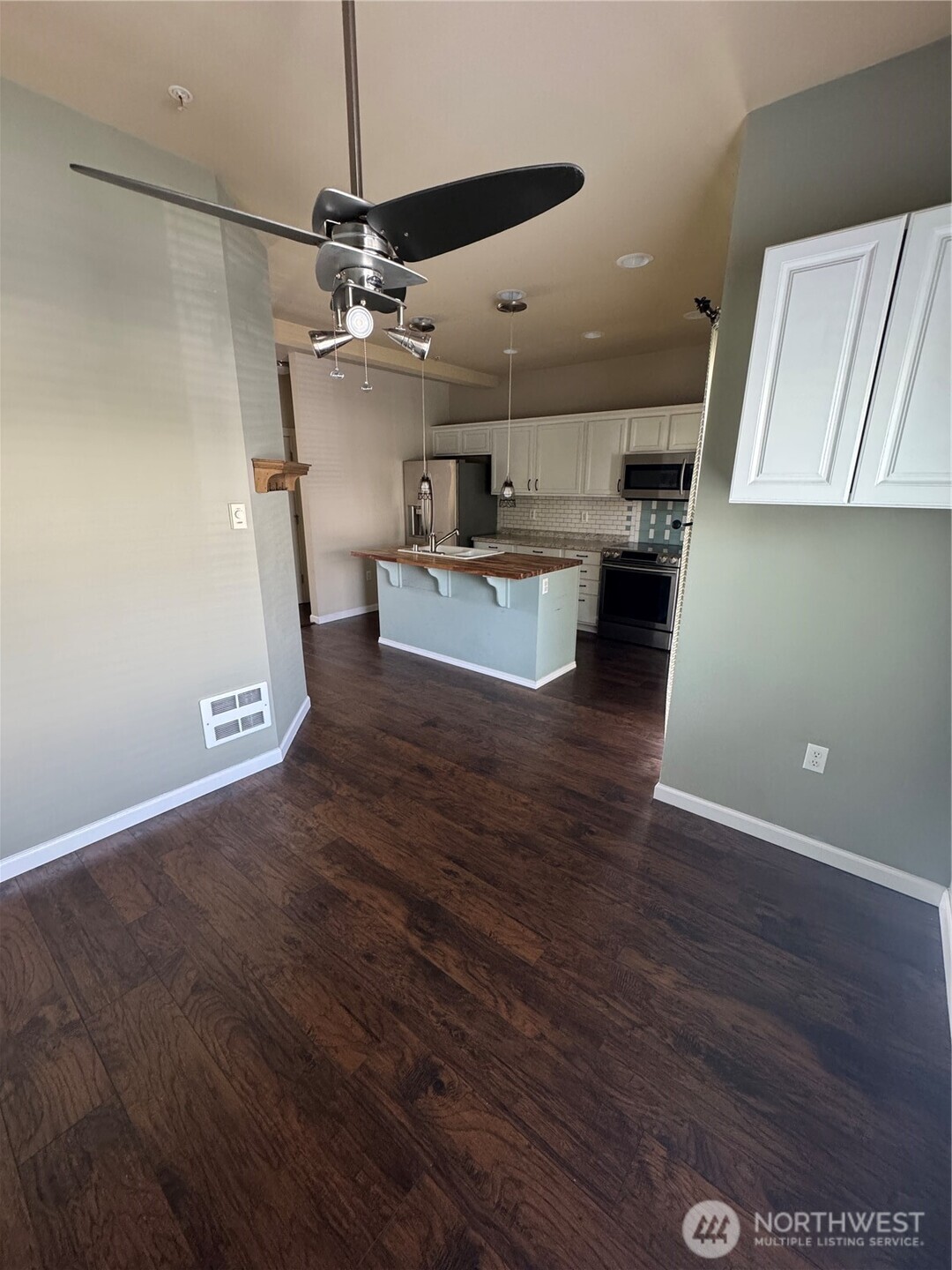 5307 Military Road C Property Photo 8