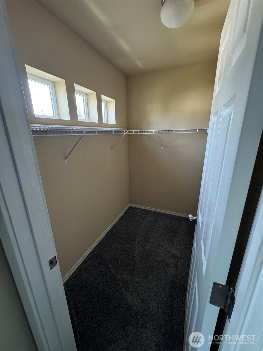 5307 Military Road C Property Photo 14