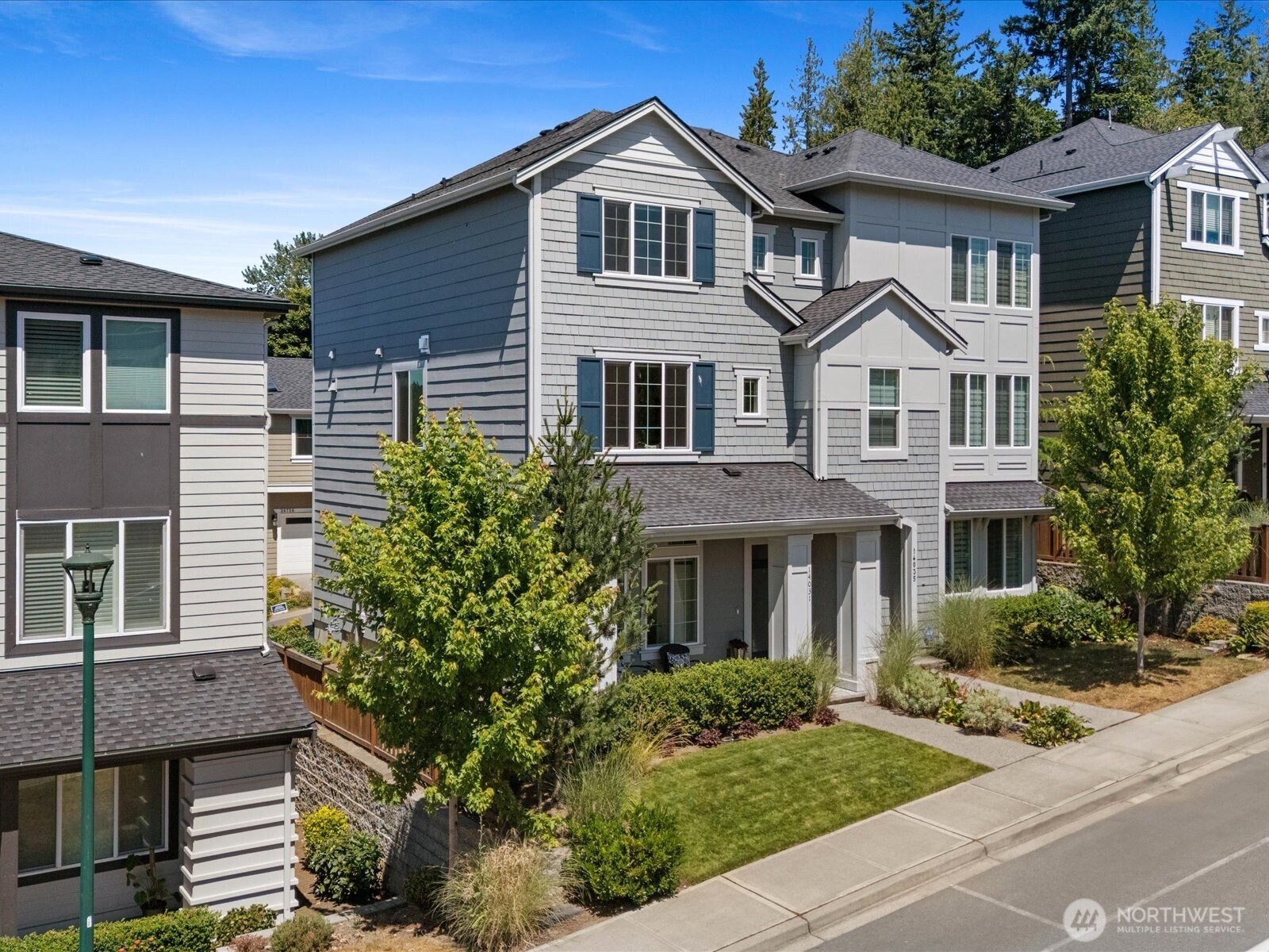14031 3rd Avenue Property Photo 1