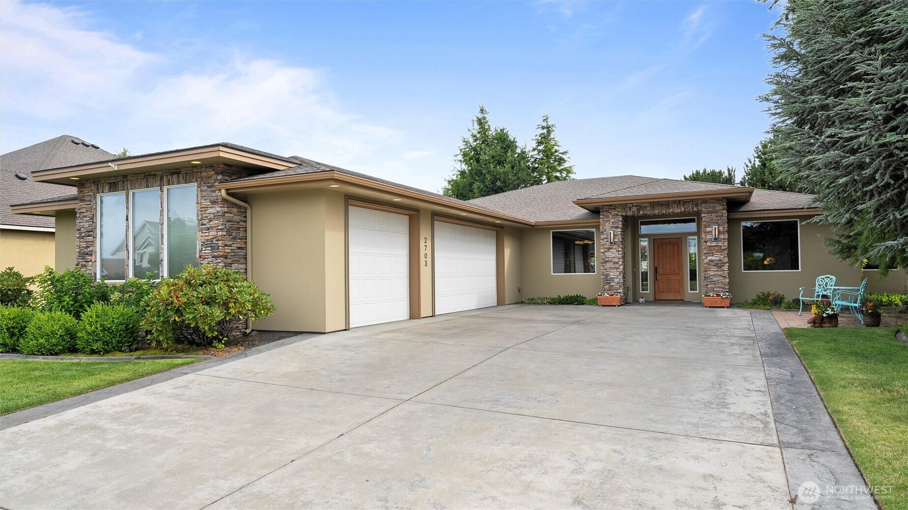 2703 Sawgrass Loop Property Photo 1