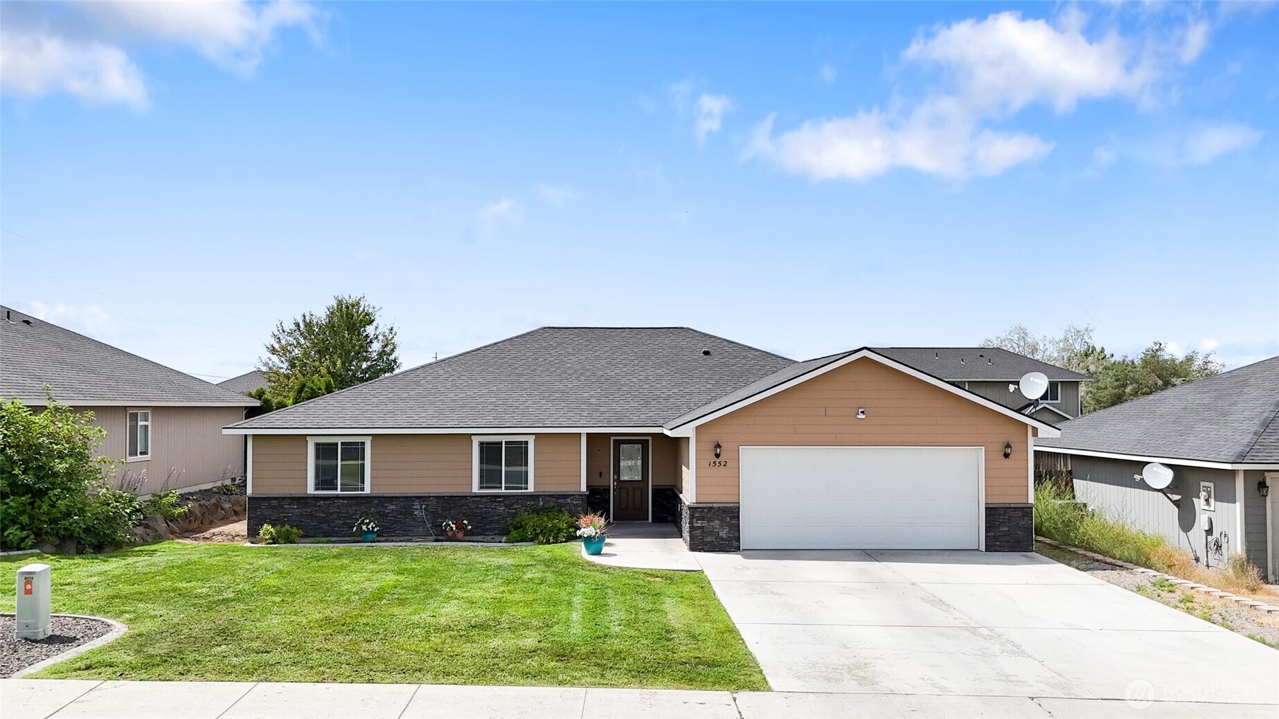 1552 S Bailey Avenue Property Photo 1