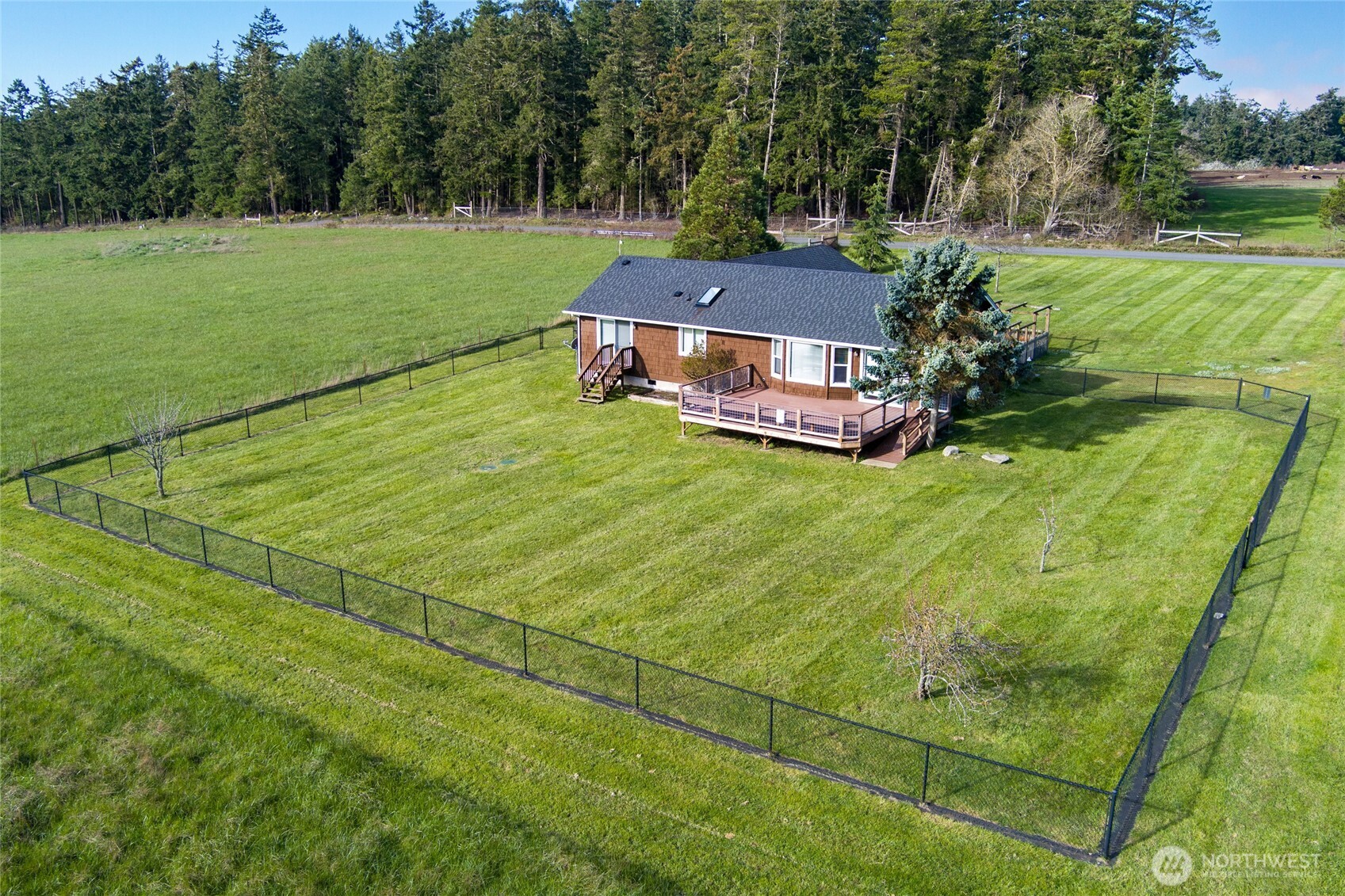 549 Davis Bay Road Property Photo 3