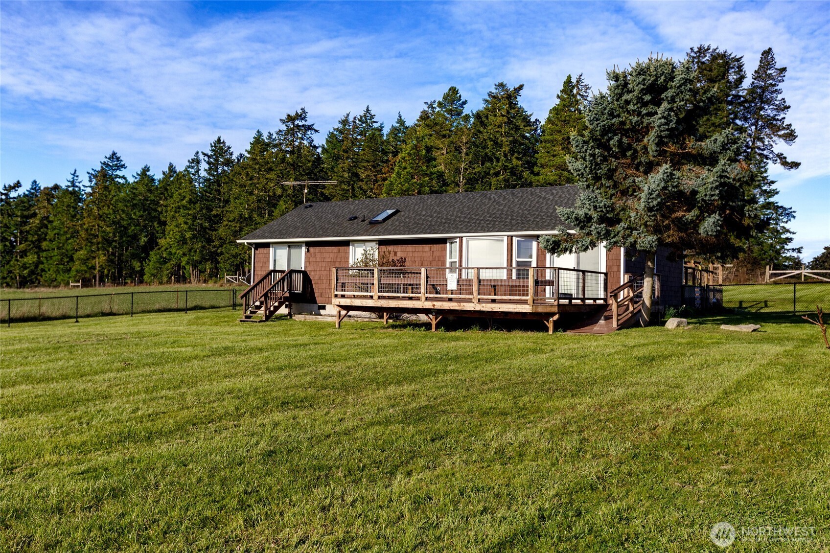 549 Davis Bay Road Property Photo 4