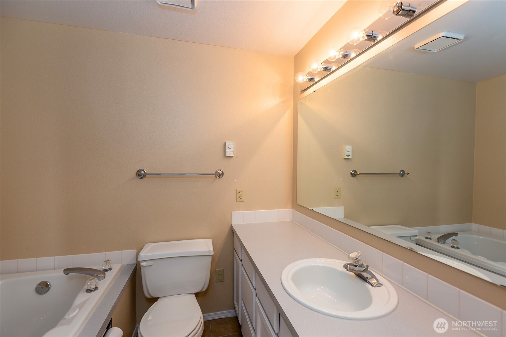 549 Davis Bay Road Property Photo 21