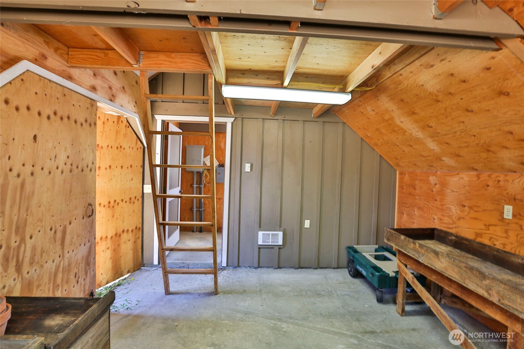 549 Davis Bay Road Property Photo 31
