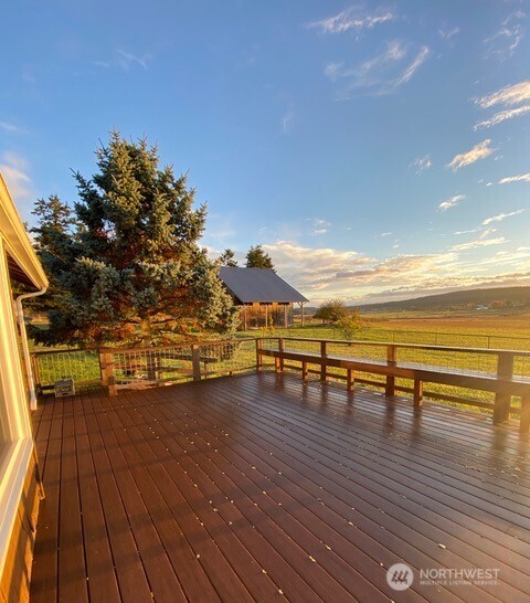 549 Davis Bay Road Property Photo 34