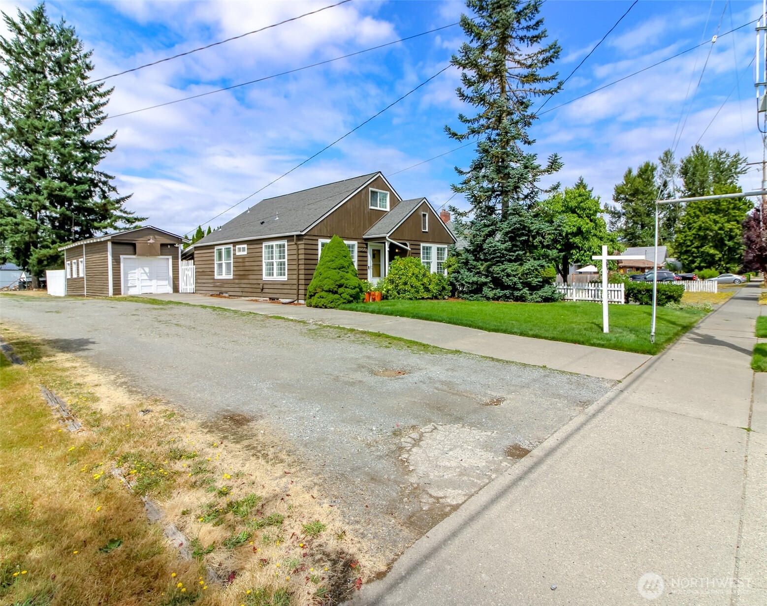 3208 Porter Street Property Photo 1