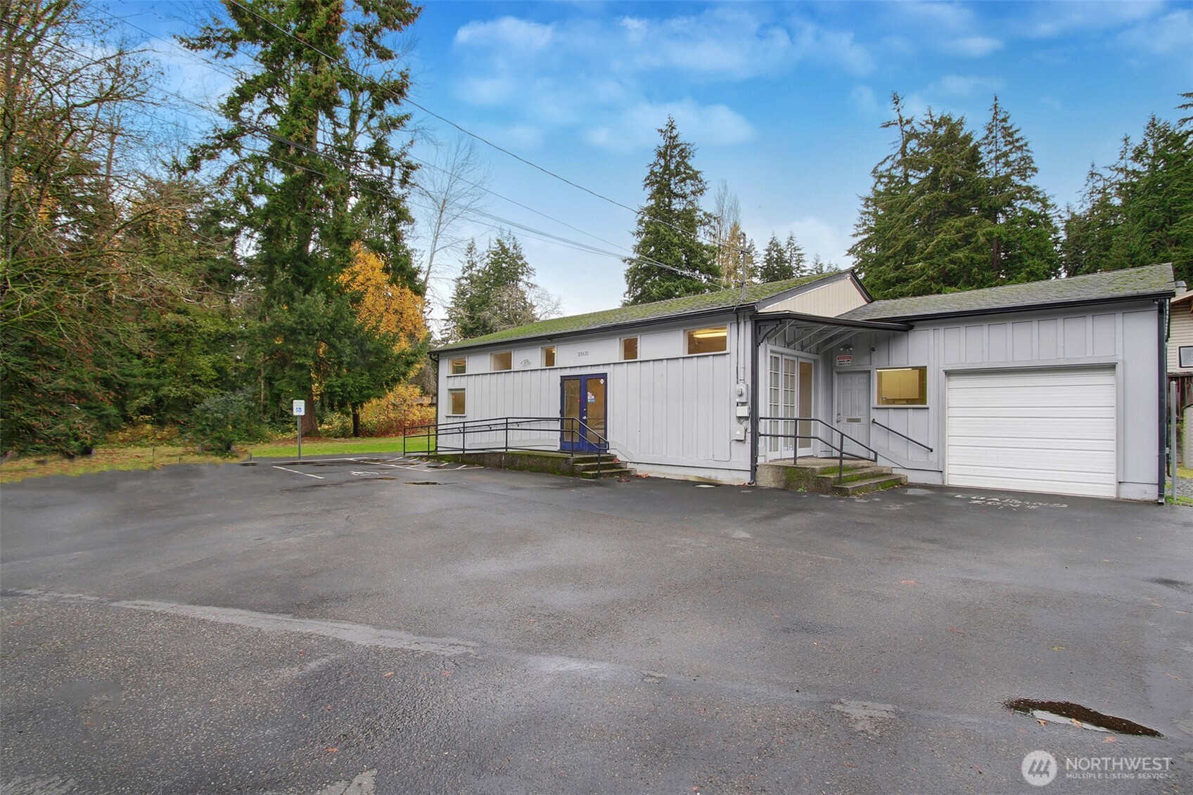 23631 Edmonds Way Property Photo 3